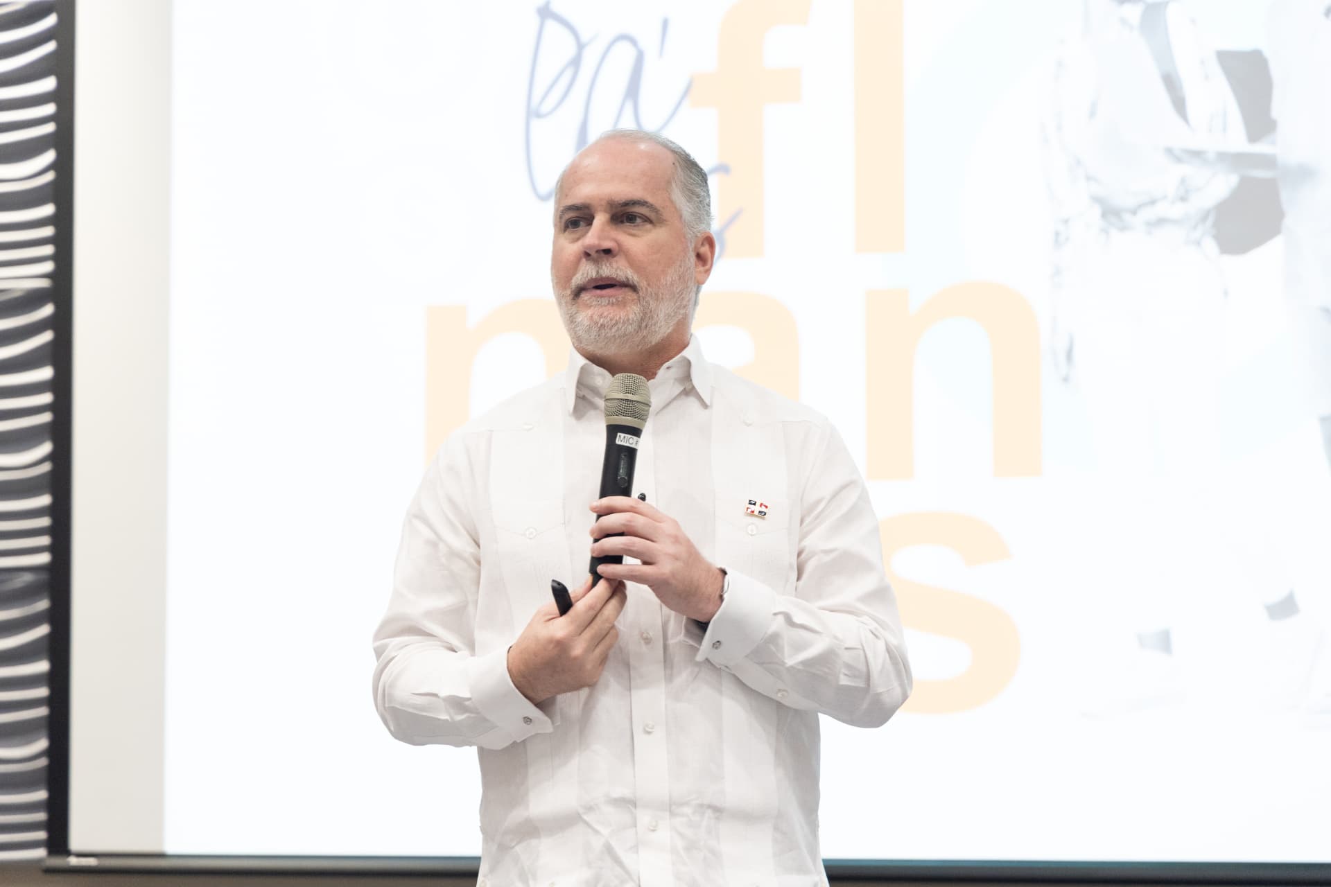 Charla Ponte pa' tus finanzas en La Vega